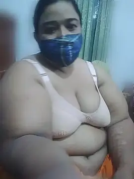Snapshot of momo_loves chatting on 11, 6, 2026 momo loves online show from 11, 6, 2026