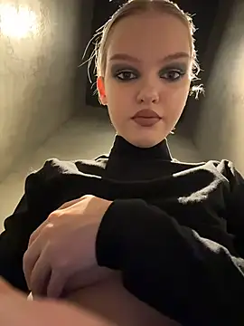 AshleyMur online show from 4, 2, 2026