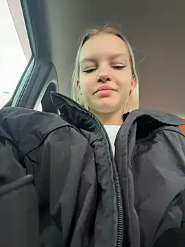 Snapshot of AshleyMur chatting on 24, 4, 2026 AshleyMur online show from 24, 4, 2026