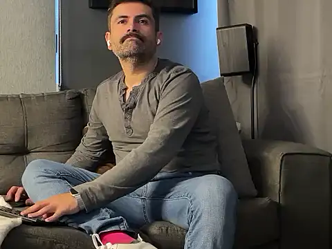 Snapshot of LukasMackenna chatting on 24, 5, 2026 LukasMackenna online show from 24, 5, 2026