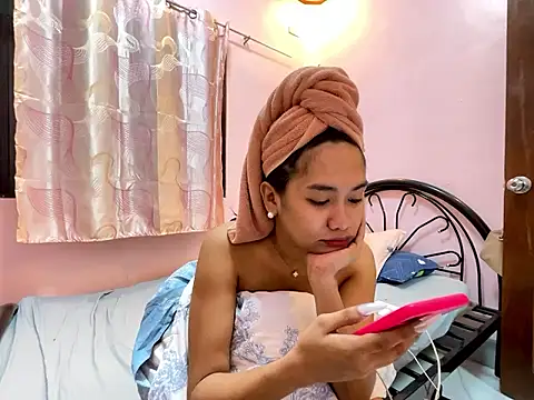 Mira Janee online show from 9, 1, 2026