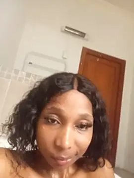 Snapshot of ExtraDoll chatting on 4, 6, 2026 ExtraDoll online show from 4, 6, 2026