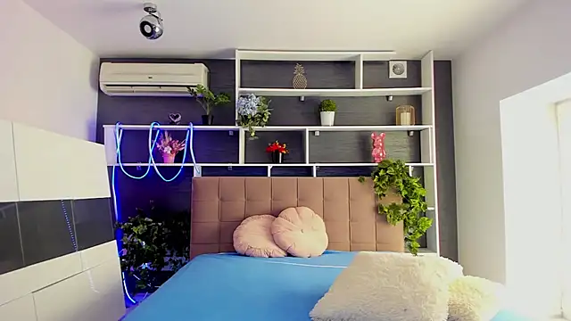 StephieRousee online show from 22, 2, 2026