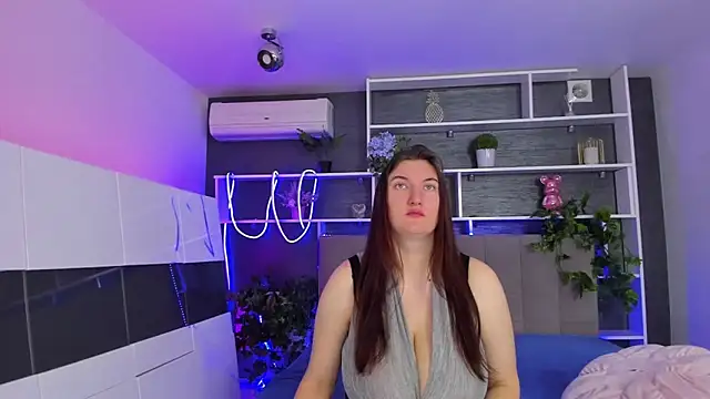 StephieRousee online show from 8, 4, 2026