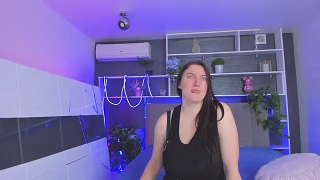 StephieRousee online show from 25, 4, 2026