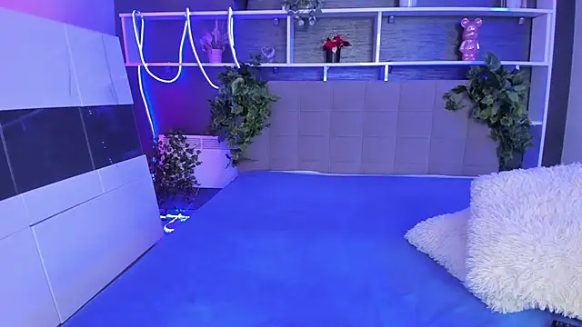 StephieRousee online show from 13, 7, 2026