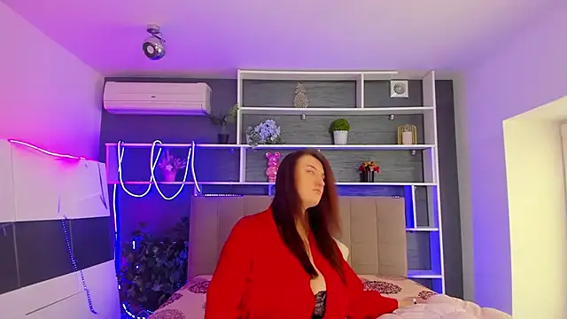 StephieRousee online show from 6, 2, 2026