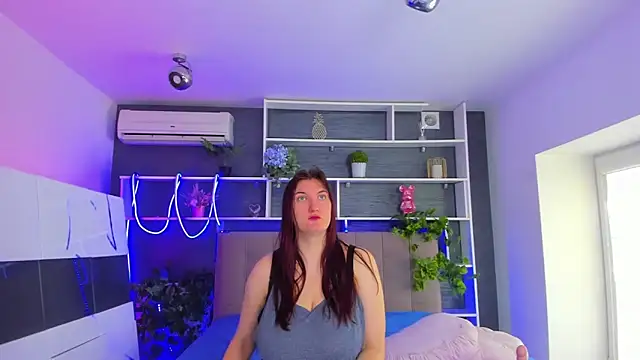 StephieRousee online show from 24, 3, 2026