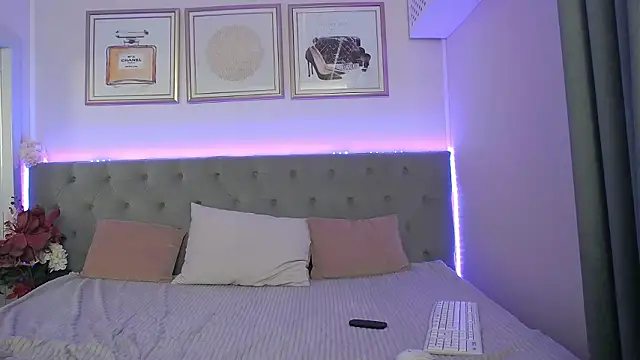 LunaXBabe online show from 1, 2, 2026