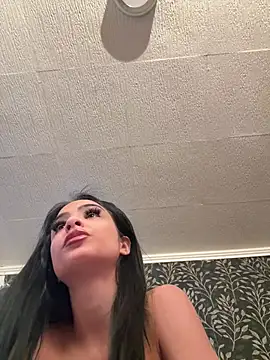 Snapshot of Evelin199 chatting on 13, 5, 2026 Evelin199 online show from 13, 5, 2026