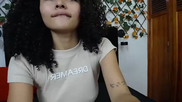 vsamanthaper1 online show from 10, 4, 2026