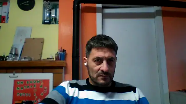 Snapshot of colosone chatting on 24, 11, 2025 colosone online show from 24, 11, 2025