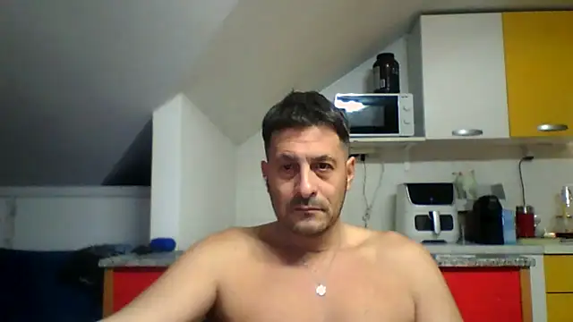 Snapshot of colosone chatting on 19, 11, 2025 colosone online show from 19, 11, 2025