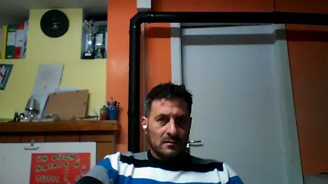 Snapshot of colosone chatting on 25, 11, 2025 colosone online show from 25, 11, 2025