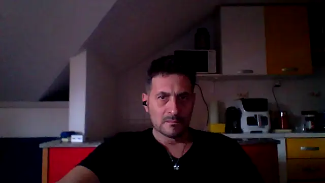 Snapshot of colosone chatting on 4, 2, 2026 colosone online show from 4, 2, 2026