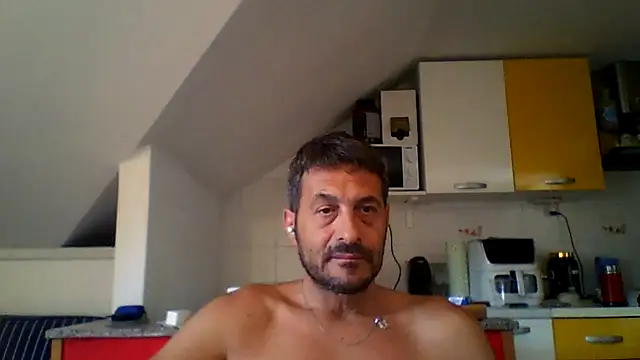 Snapshot of colosone chatting on 17, 6, 2026 colosone online show from 17, 6, 2026
