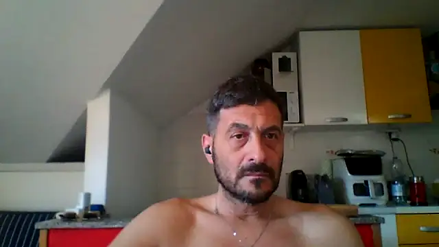 Snapshot of colosone chatting on 20, 5, 2026 colosone online show from 20, 5, 2026