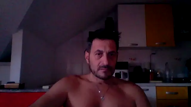 Snapshot of colosone chatting on 8, 11, 2025 colosone online show from 8, 11, 2025