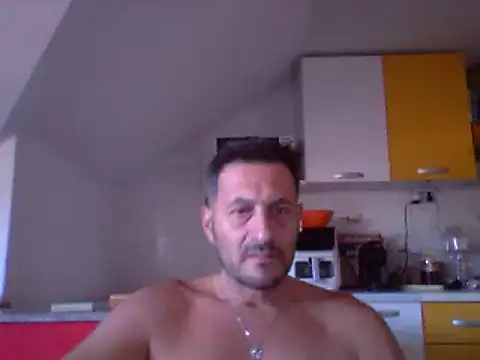 Snapshot of colosone chatting on 9, 10, 2025 colosone online show from 9, 10, 2025