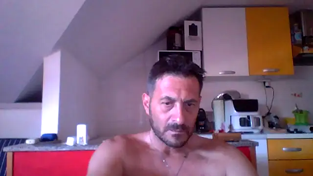 Snapshot of colosone chatting on 4, 6, 2026 colosone online show from 4, 6, 2026