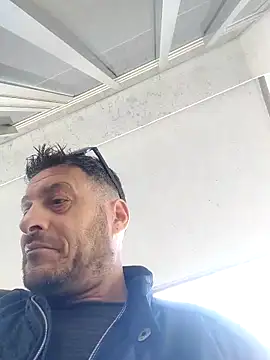 Snapshot of colosone chatting on 10, 10, 2025 colosone online show from 10, 10, 2025