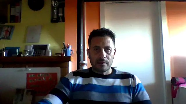 Snapshot of colosone chatting on 17, 12, 2025 colosone online show from 17, 12, 2025