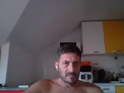 Snapshot of colosone chatting on 14, 10, 2025 colosone online show from 14, 10, 2025