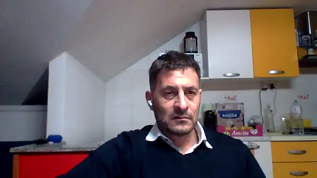 Snapshot of colosone chatting on 15, 12, 2025 colosone online show from 15, 12, 2025