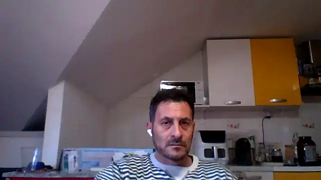 Snapshot of colosone chatting on 4, 11, 2025 colosone online show from 4, 11, 2025