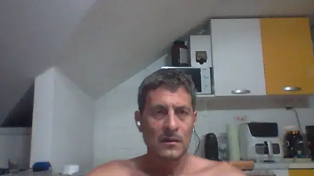 Snapshot of colosone chatting on 17, 6, 2026 colosone online show from 17, 6, 2026