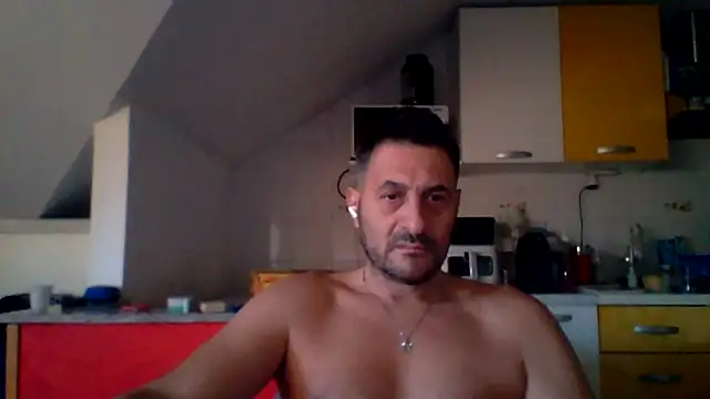 Snapshot of colosone chatting on 17, 11, 2025 colosone online show from 17, 11, 2025