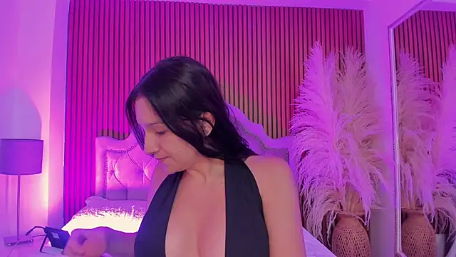 Violett hott  online show from 5, 2, 2026