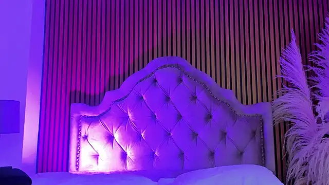 Violett hott  online show from 15, 2, 2026