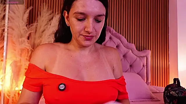 Snapshot of Violett_hott_ chatting on 20, 5, 2026 Violett hott online show from 20, 5, 2026