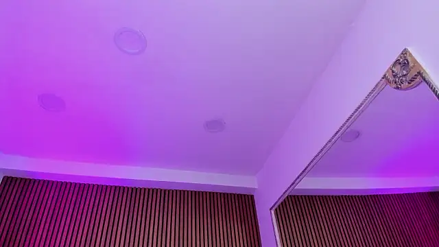 Violett hott  online show from 14, 3, 2026