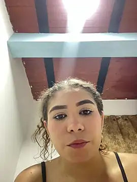 CamilaCastillo online show from 3, 6, 2026