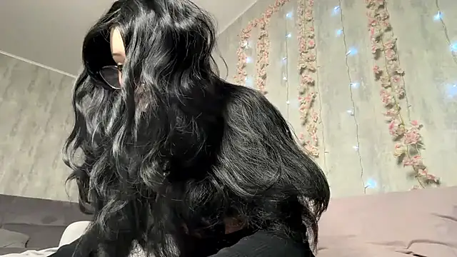 pinkfondnes online show from 4, 3, 2026