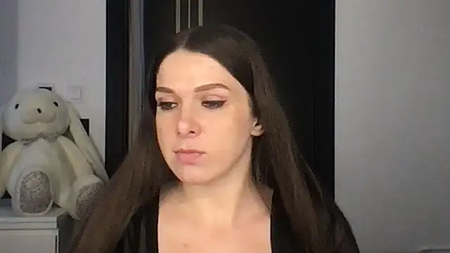 Little Mia Secret online show from 19, 7, 2026