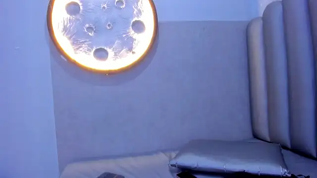 Luna  02 online show from 11, 2, 2026