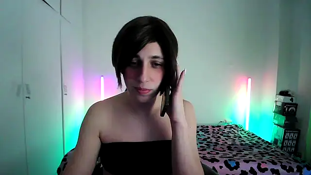 HoneyValentine online show from 4, 4, 2026