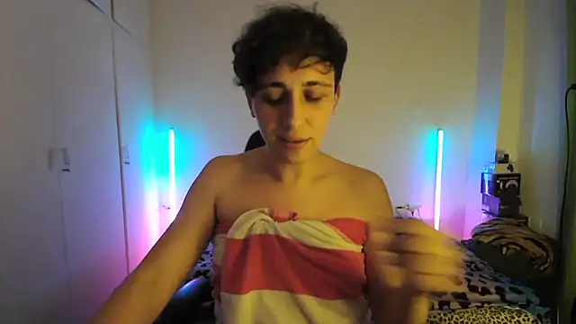 HoneyValentine online show from 4, 5, 2026