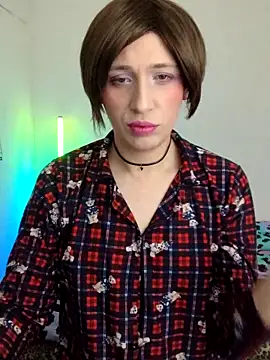 HoneyValentine online show from 2, 2, 2026