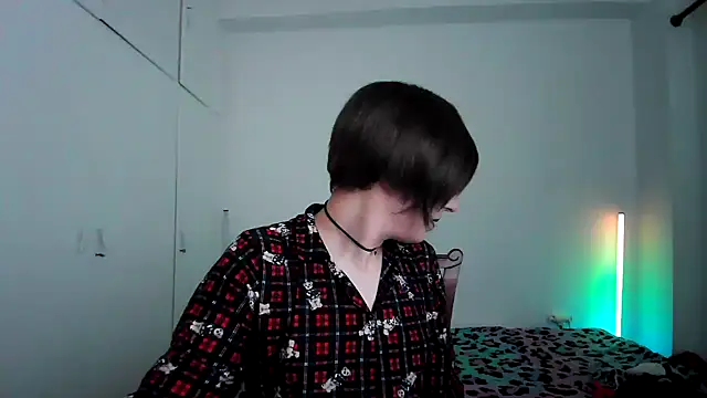 HoneyValentine online show from 8, 2, 2026