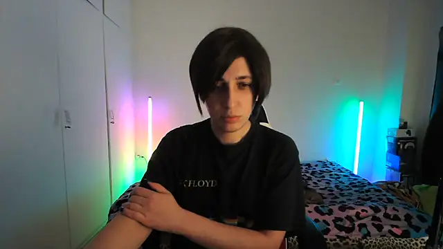 HoneyValentine online show from 7, 5, 2026