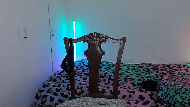 HoneyValentine online show from 22, 2, 2026