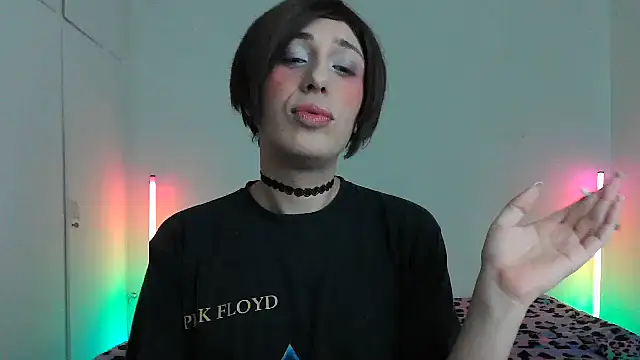 HoneyValentine online show from 15, 2, 2026