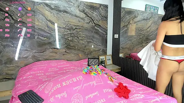 Skarleth queen online show from 10, 4, 2026