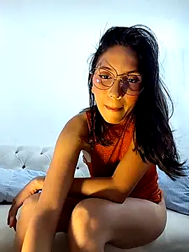 Snapshot of FrierenHot chatting on 24, 4, 2026 FrierenHot online show from 24, 4, 2026