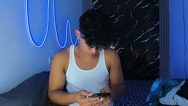 jamescurly00 online show from 13, 1, 2026