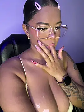 Snapshot of Antonella_03s chatting on 6, 6, 2026 Antonella 03s online show from 6, 6, 2026